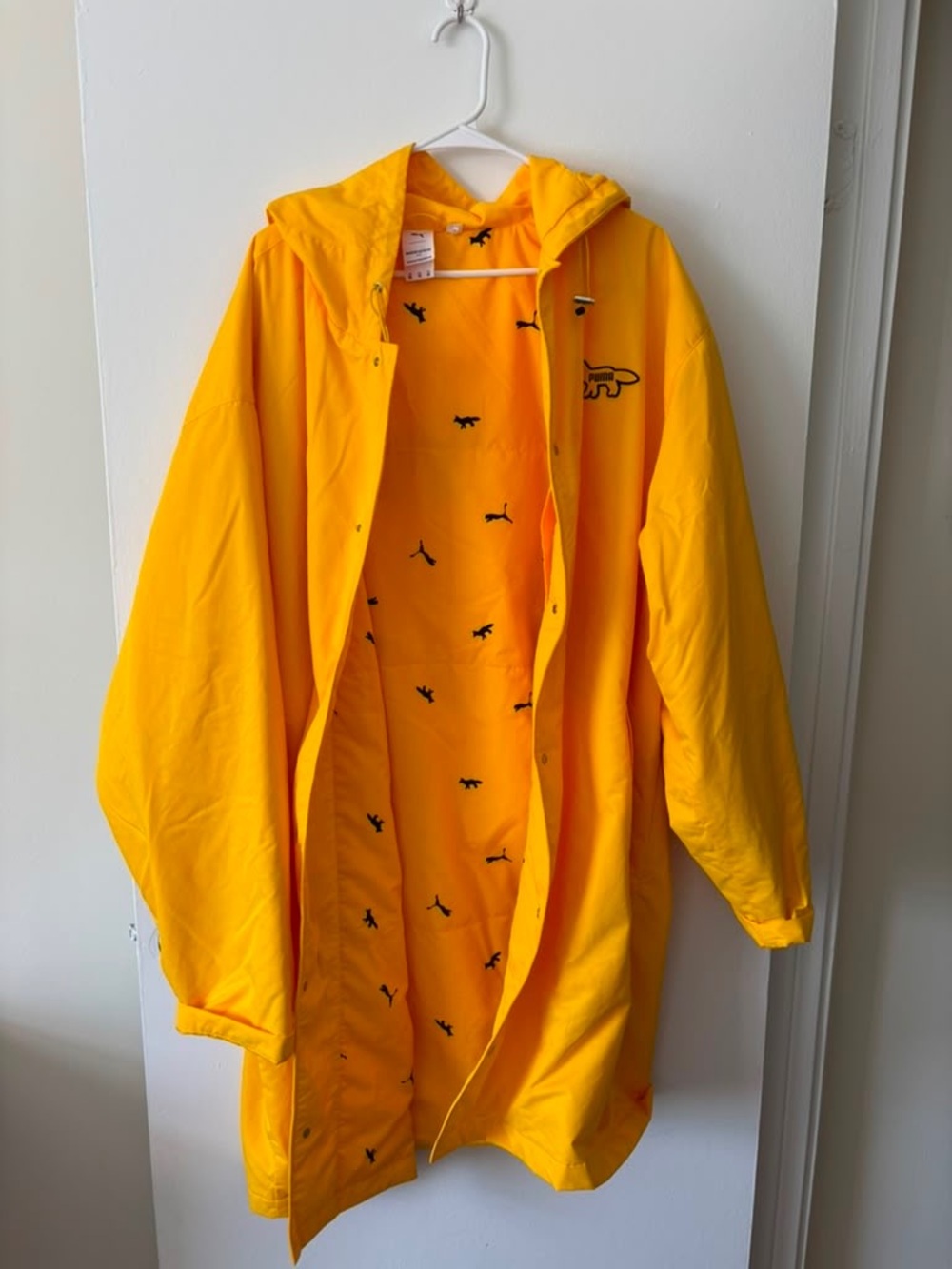 Puma Madison Yellow Packable Shell Jacket with Subtle Logo Patch - Picture 2 of 10